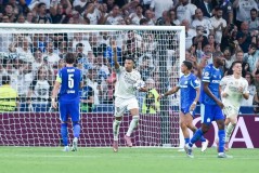 西甲焦点战：皇家奥维耶多VS巴塞罗那 梅西关键球助巴萨逆转取胜